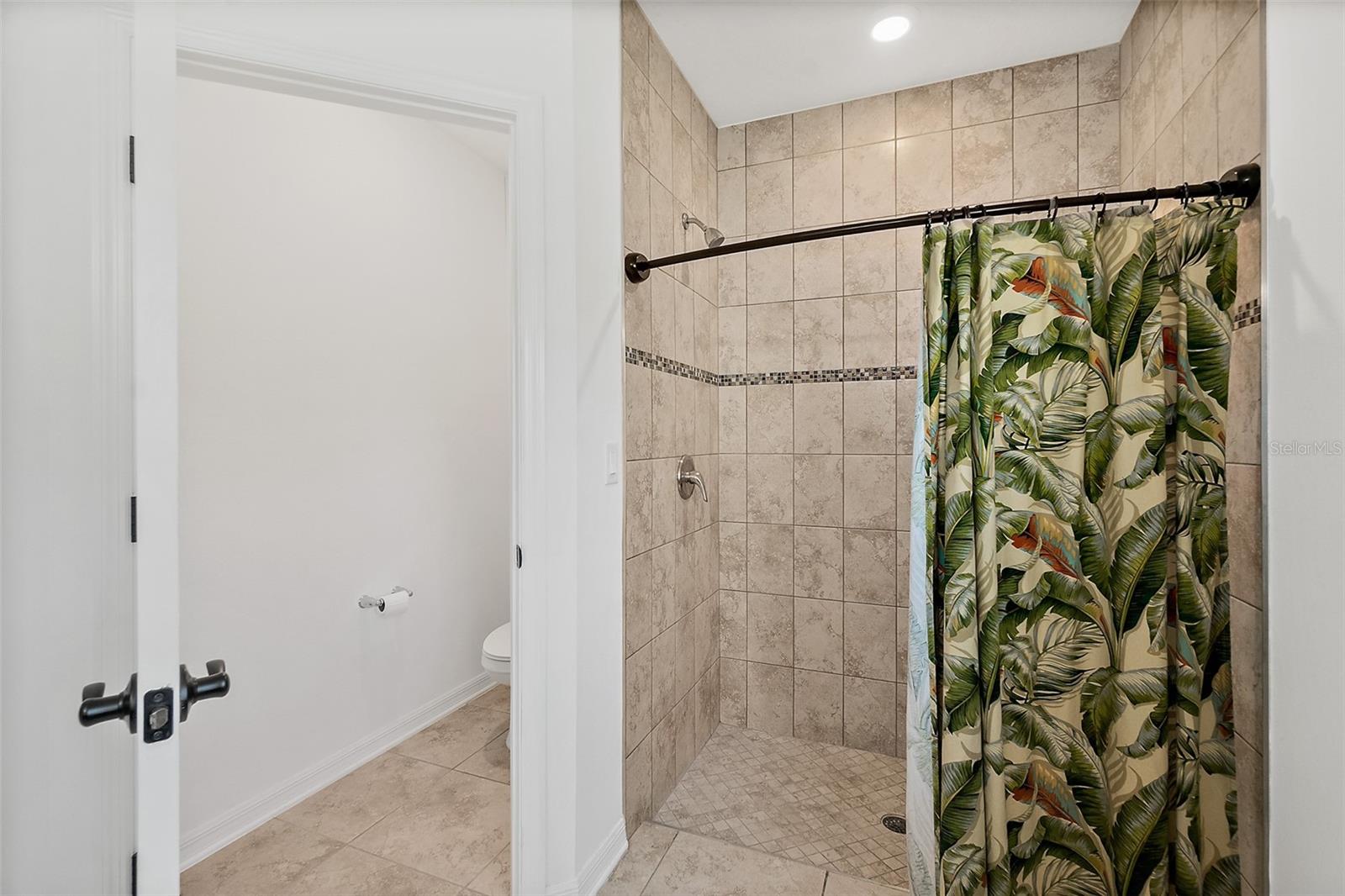 Image 22 of 38 For 3 Seton Court