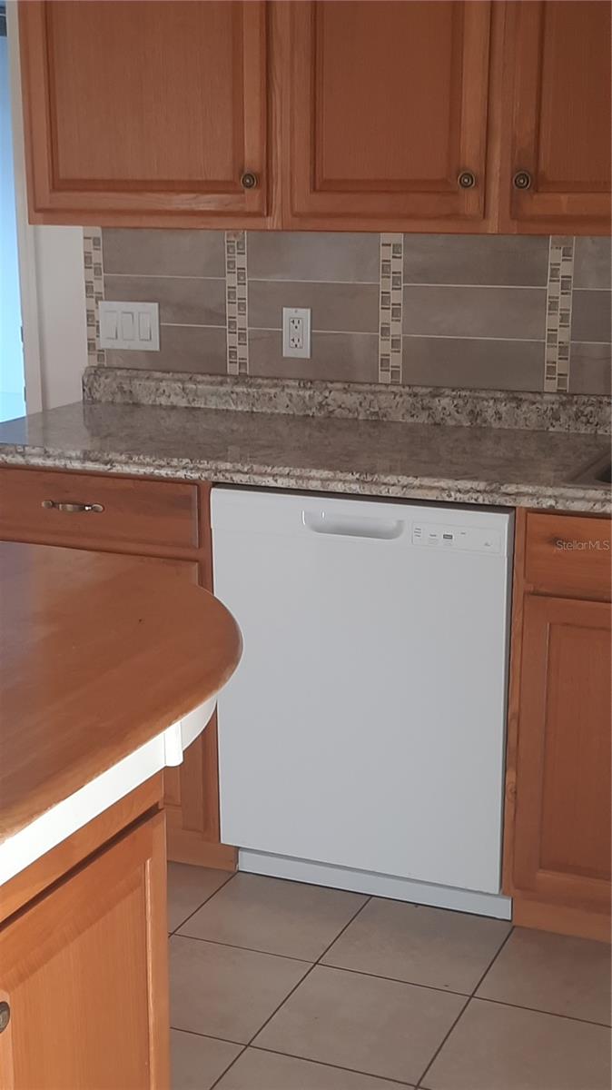 Image 12 of 41 For 1333 Bender Avenue