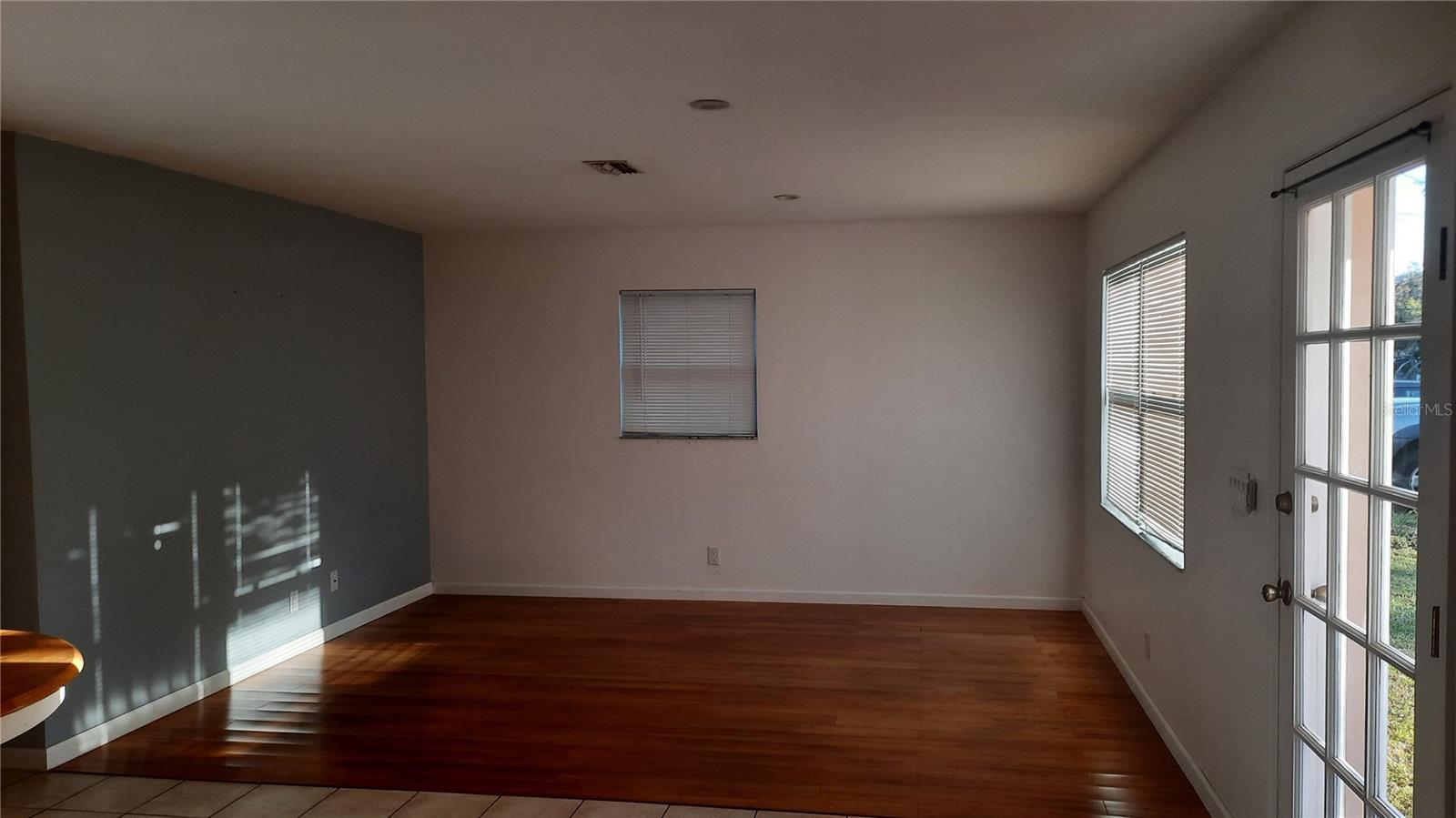 Image 27 of 41 For 1333 Bender Avenue