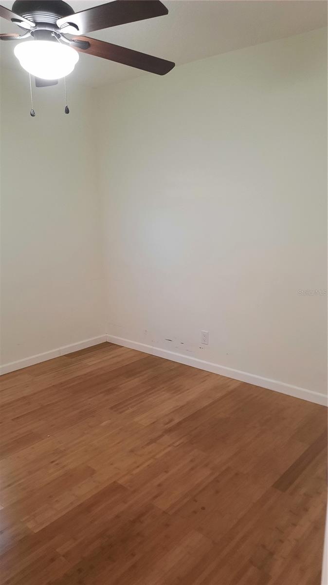 Image 31 of 41 For 1333 Bender Avenue