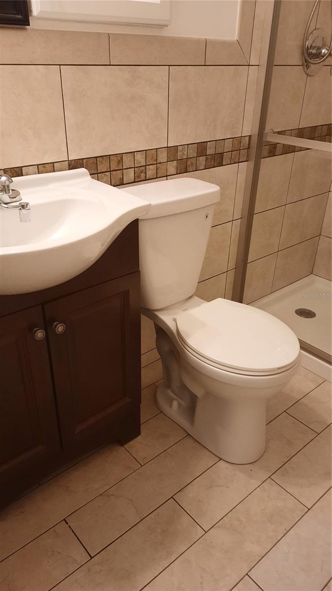 Image 34 of 41 For 1333 Bender Avenue