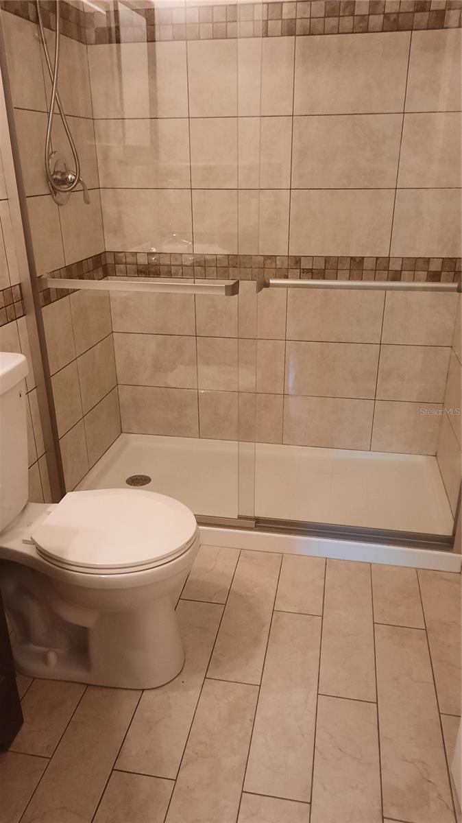 Image 35 of 41 For 1333 Bender Avenue