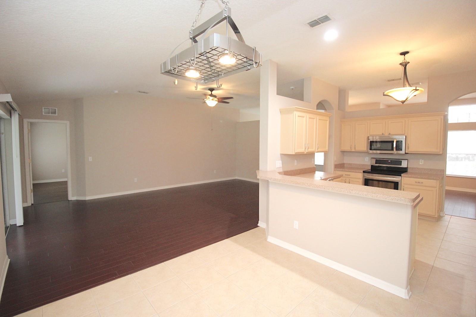 Image 13 of 47 For 25 Bird Of Paradise Drive