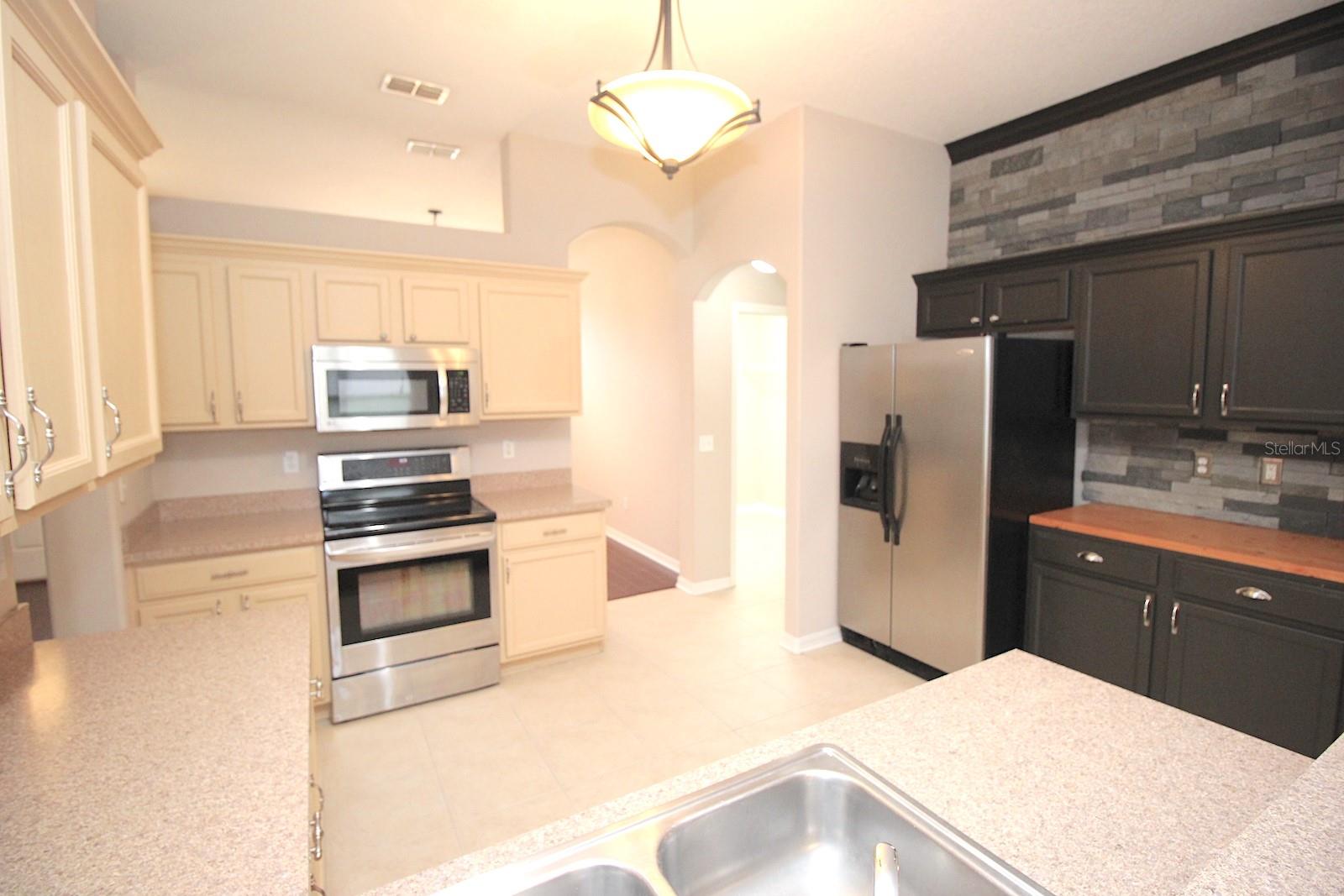 Image 16 of 47 For 25 Bird Of Paradise Drive