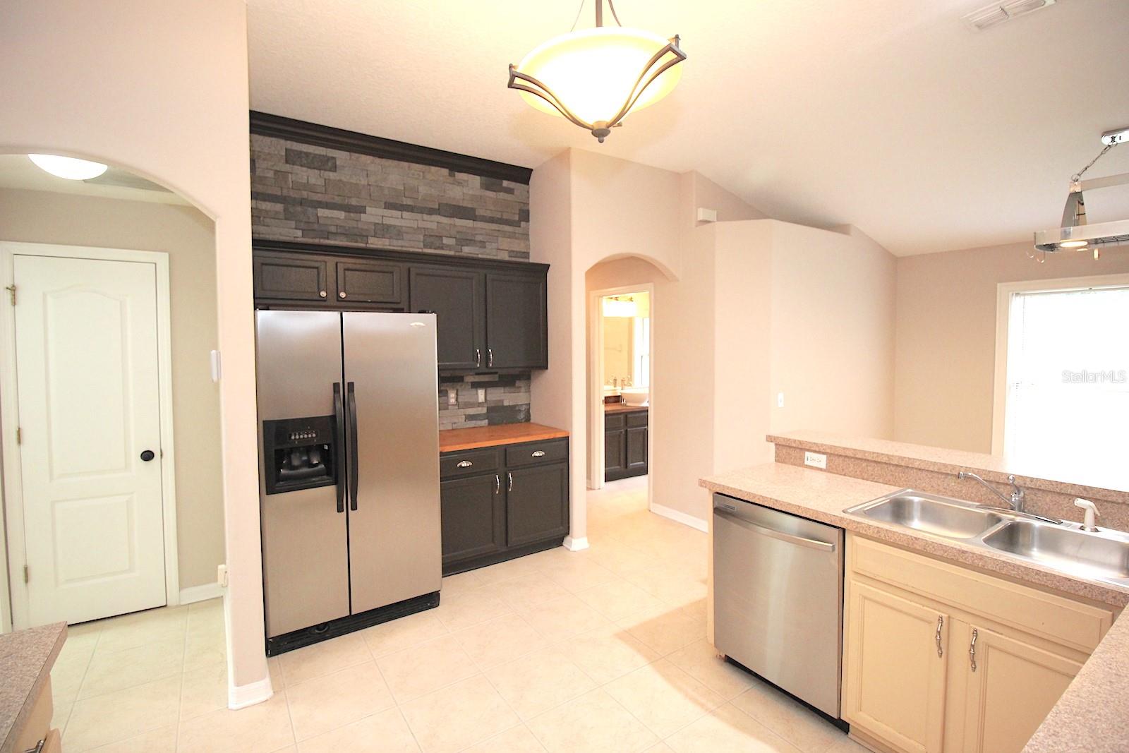 Image 18 of 47 For 25 Bird Of Paradise Drive