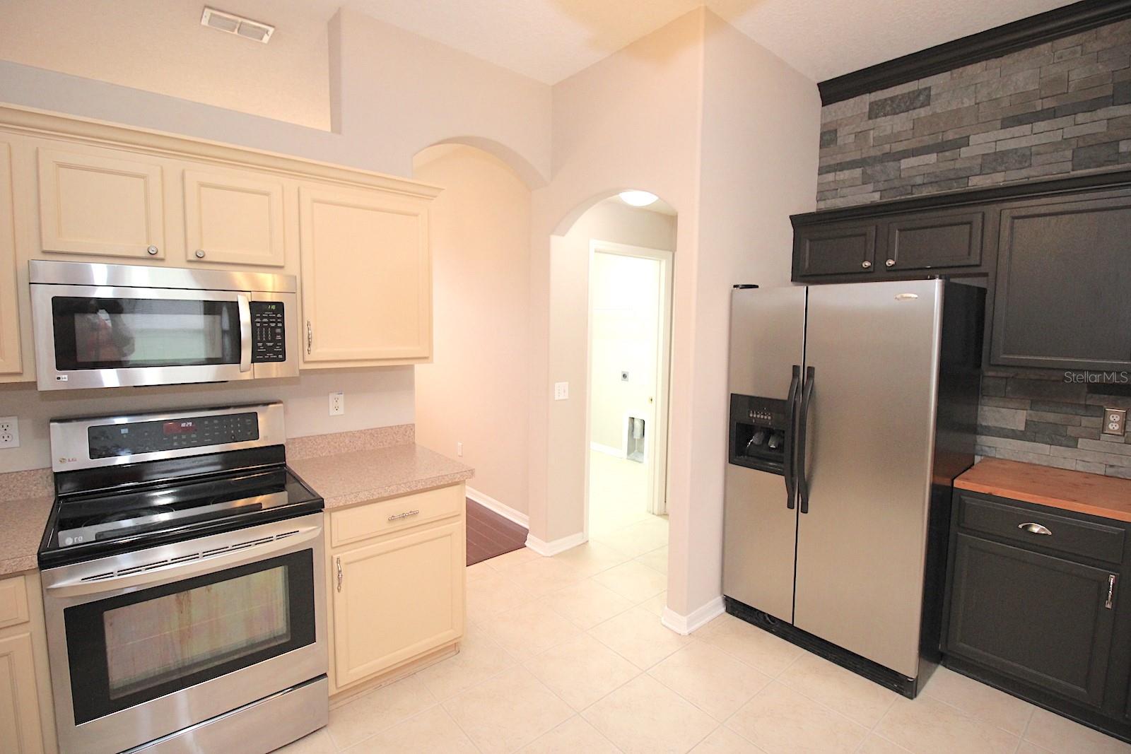 Image 19 of 47 For 25 Bird Of Paradise Drive