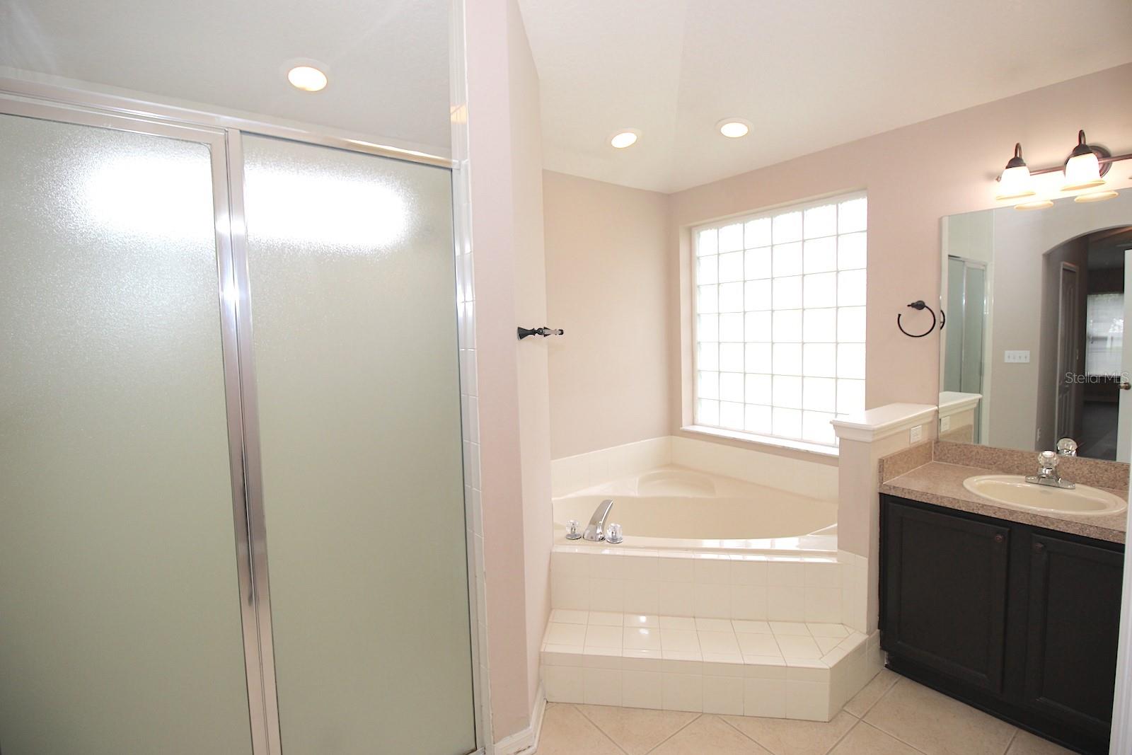 Image 41 of 47 For 25 Bird Of Paradise Drive