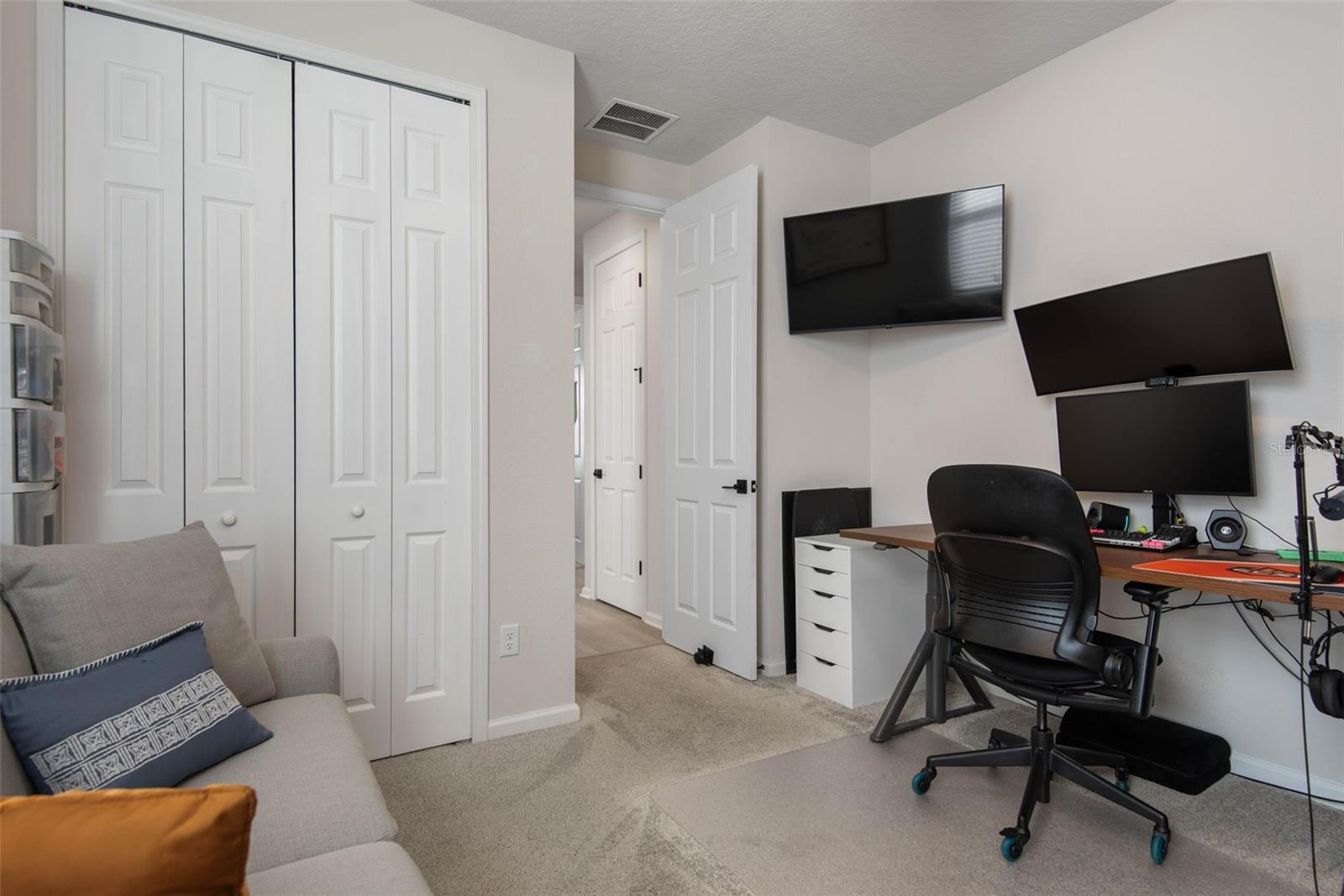 Image 33 of 47 For 143 Alderwood Place