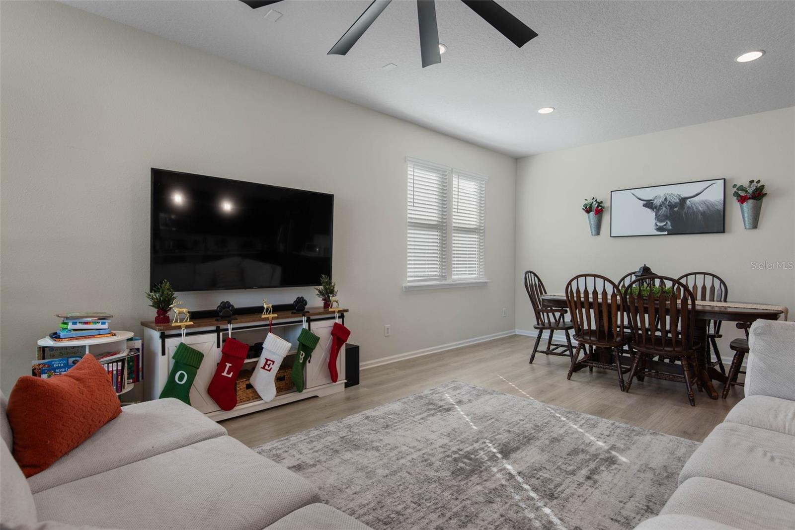 Image 9 of 47 For 143 Alderwood Place