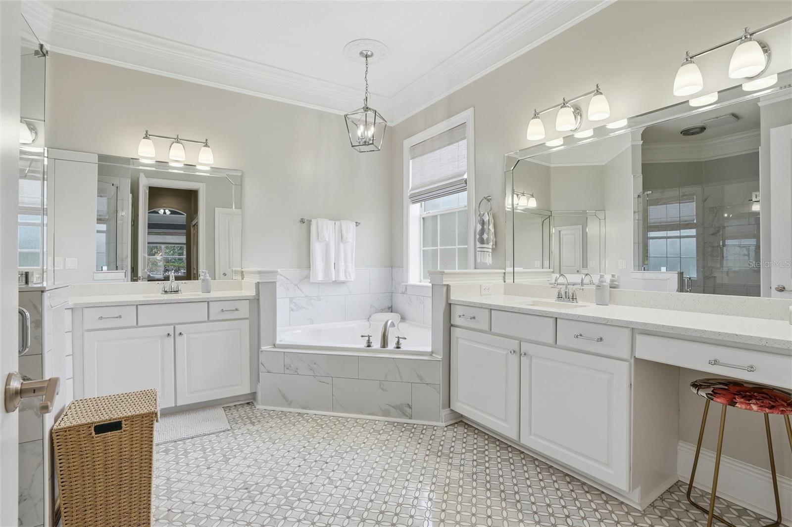 Image 14 of 76 For 4377 Castle Oak Court