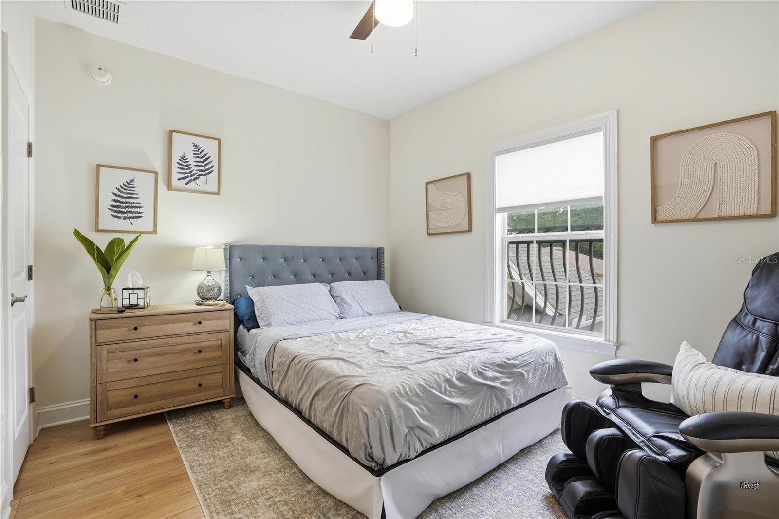 Image 18 of 76 For 4377 Castle Oak Court