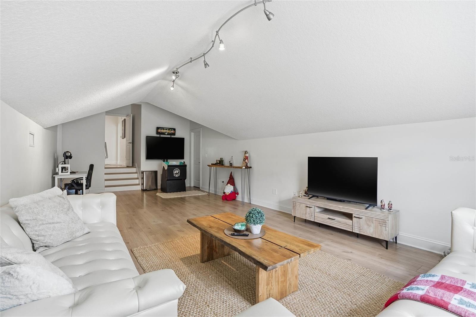 Image 23 of 76 For 4377 Castle Oak Court