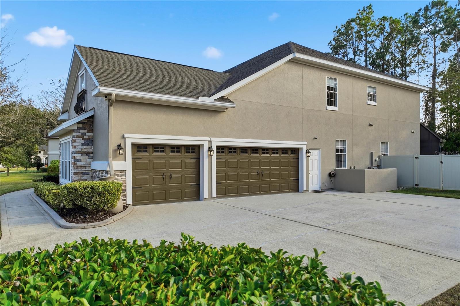 Image 31 of 76 For 4377 Castle Oak Court