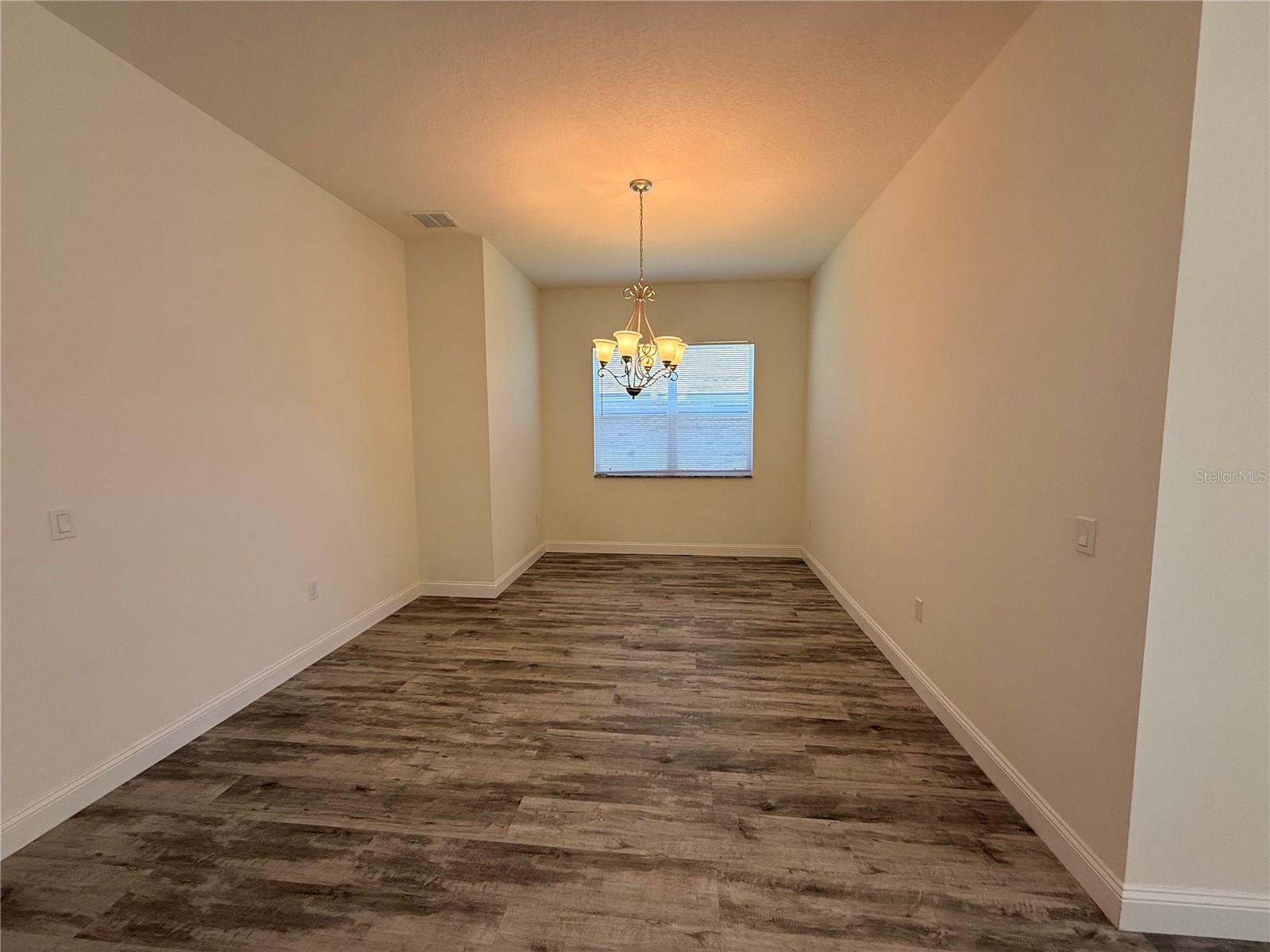 Image 13 of 20 For 5 Rosecroft Lane B