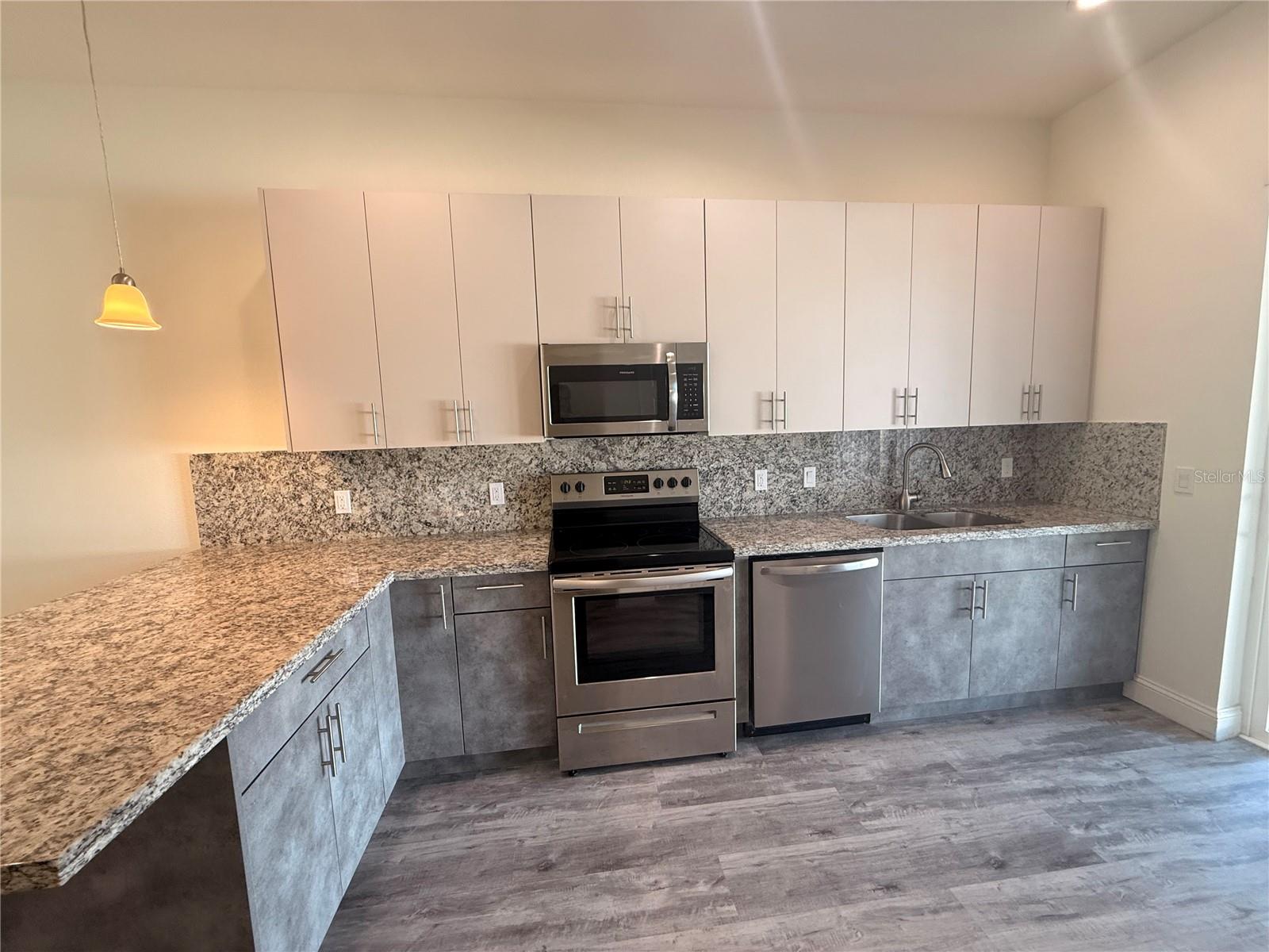 Image 18 of 20 For 5 Rosecroft Lane B