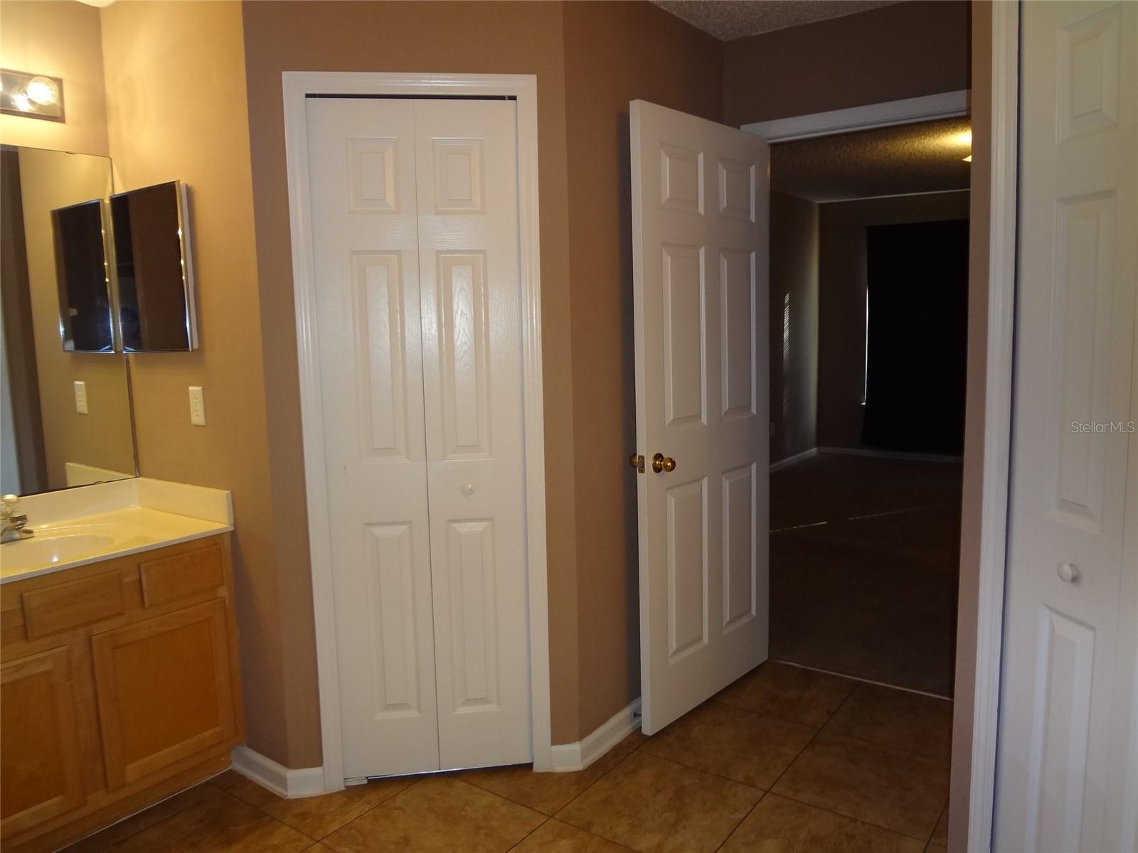 Image 14 of 24 For 6 Buffalo Grove Drive