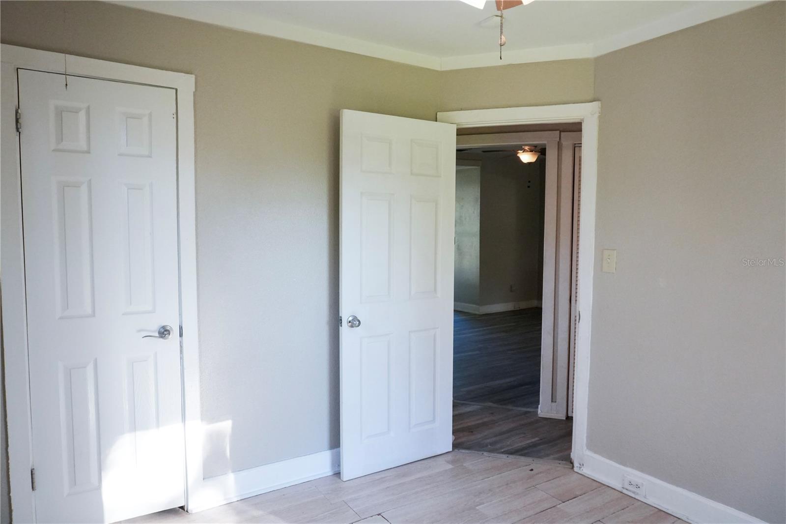 Image 13 of 18 For 608 Bay Avenue