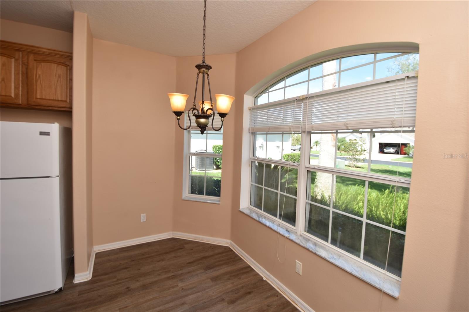 Image 13 of 55 For 8 Rivergate Lane