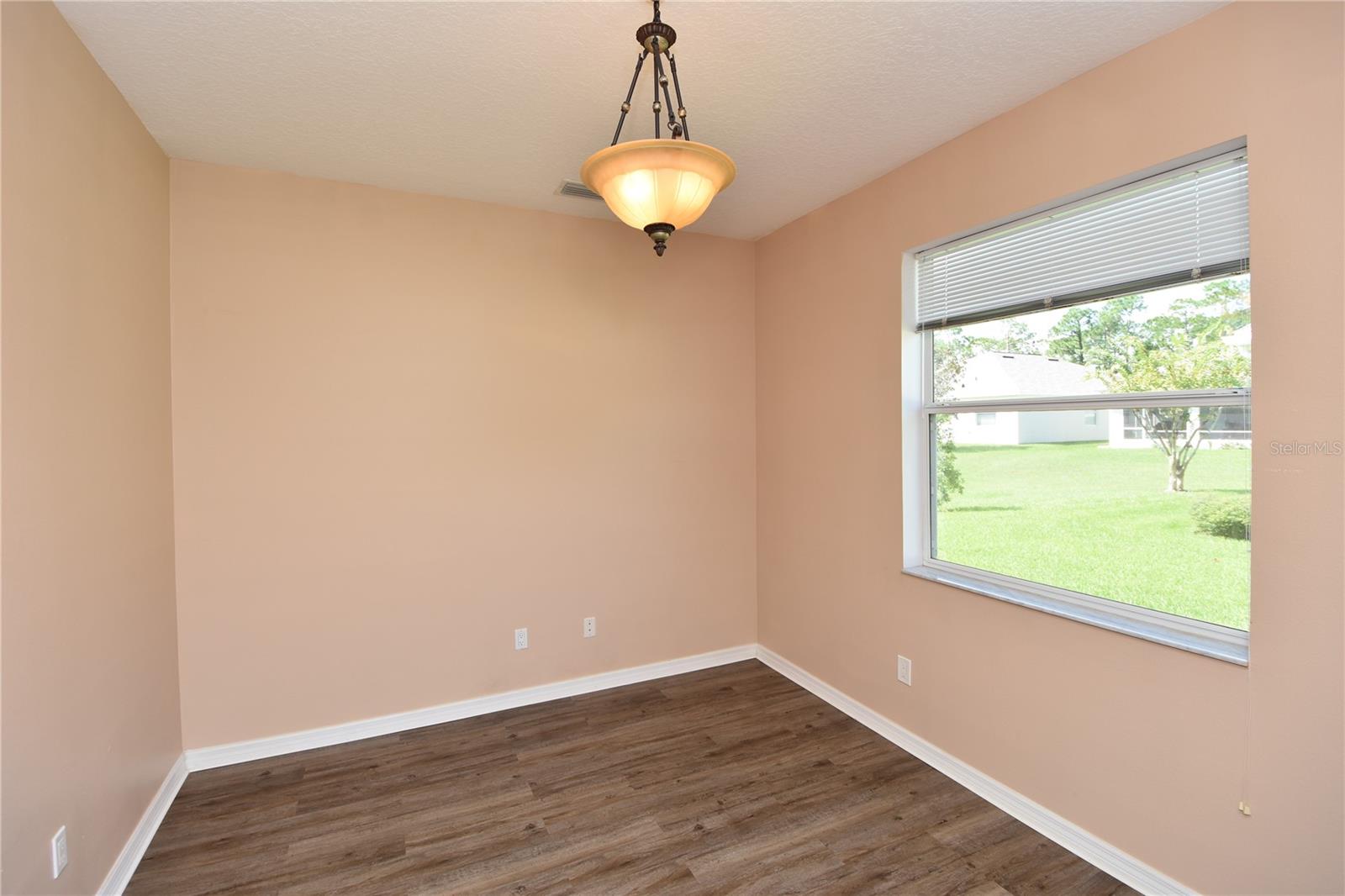 Image 16 of 55 For 8 Rivergate Lane