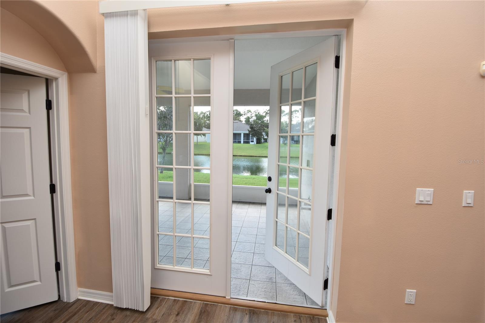 Image 22 of 55 For 8 Rivergate Lane