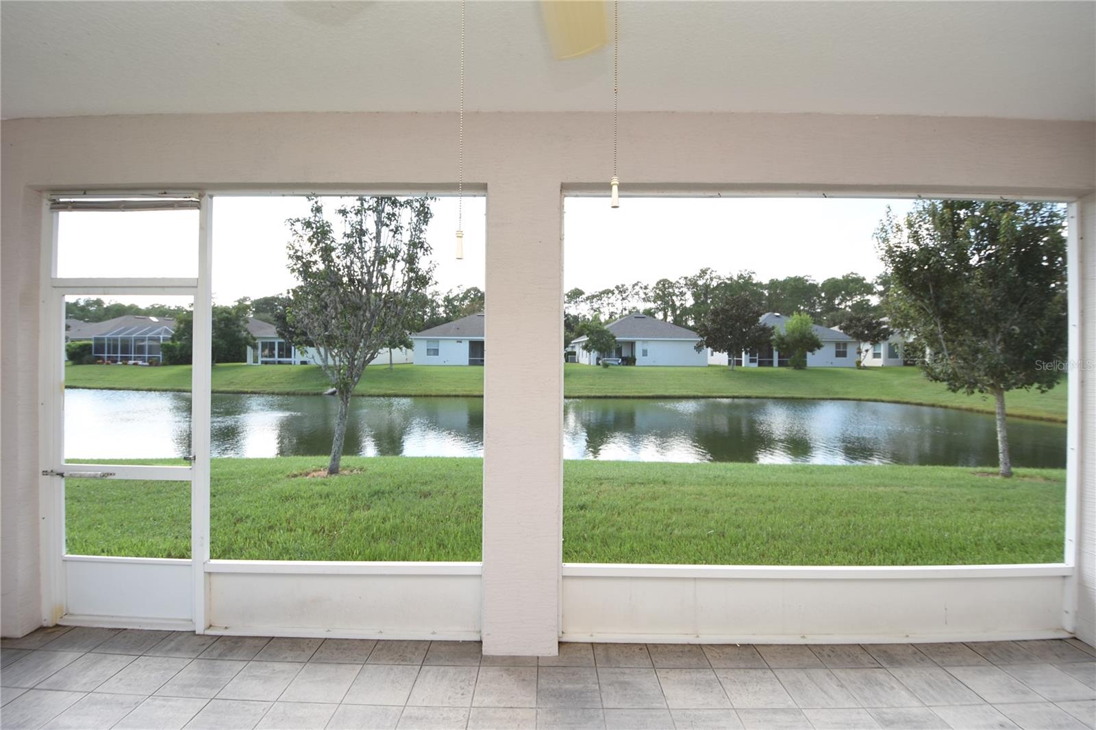 Image 25 of 55 For 8 Rivergate Lane