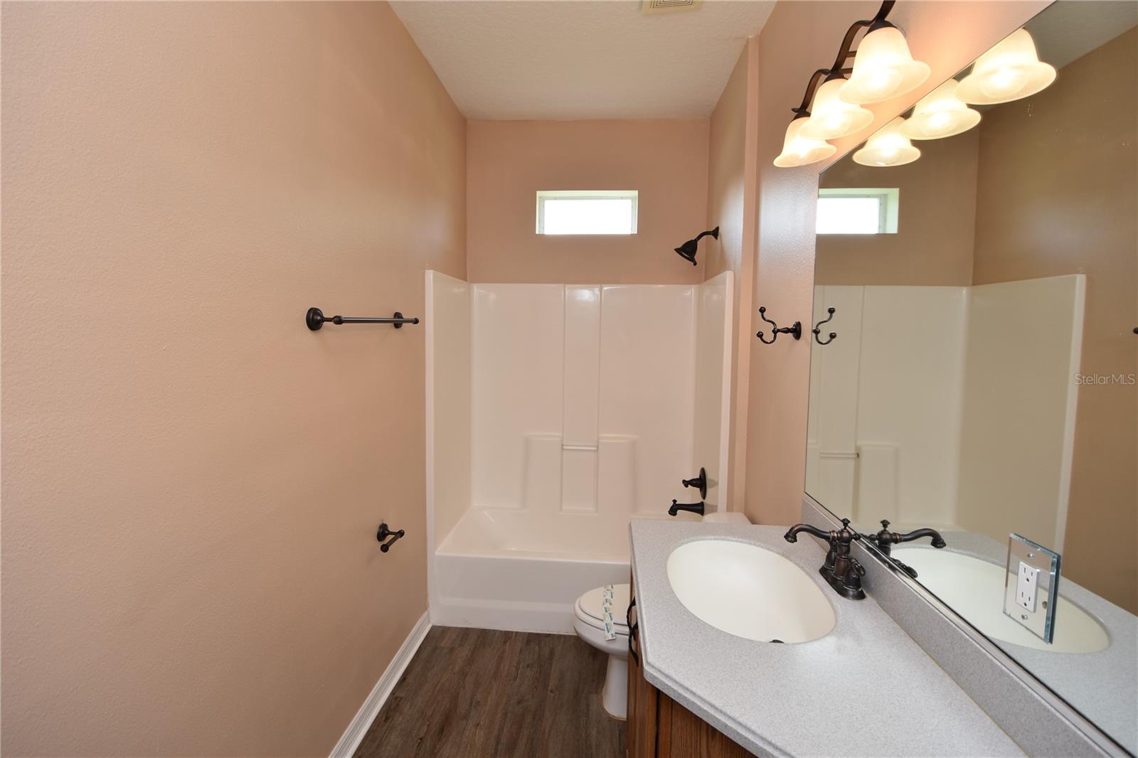 Image 31 of 55 For 8 Rivergate Lane