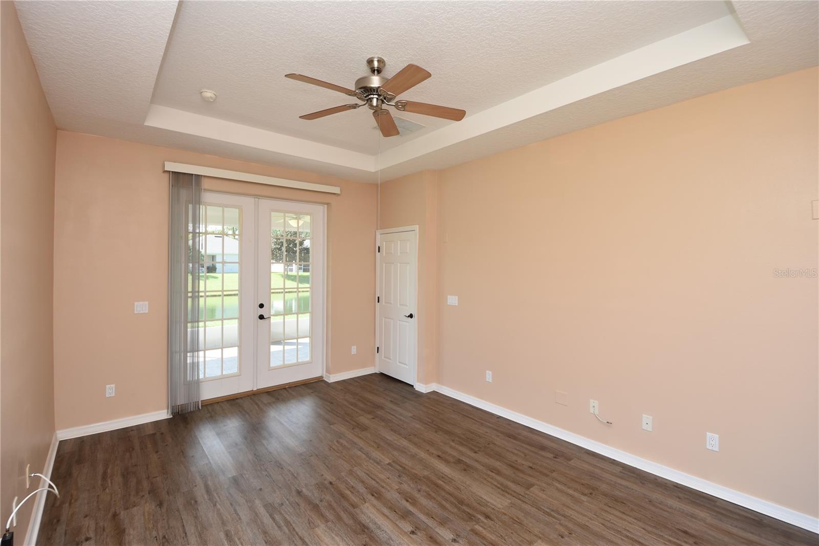 Image 32 of 55 For 8 Rivergate Lane