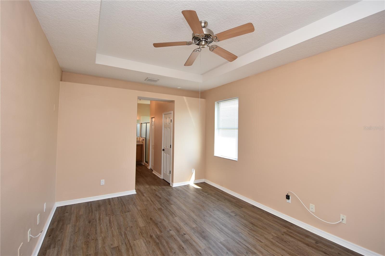 Image 33 of 55 For 8 Rivergate Lane