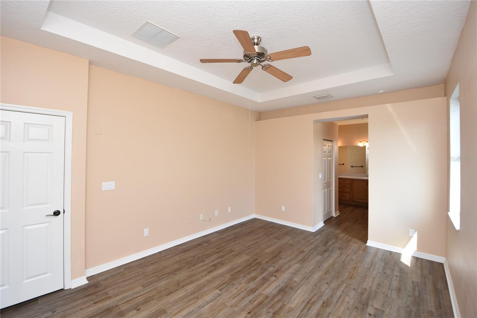 Image 34 of 55 For 8 Rivergate Lane