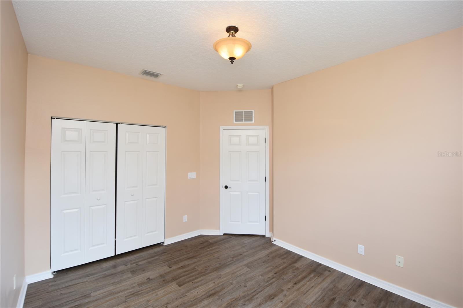 Image 43 of 55 For 8 Rivergate Lane