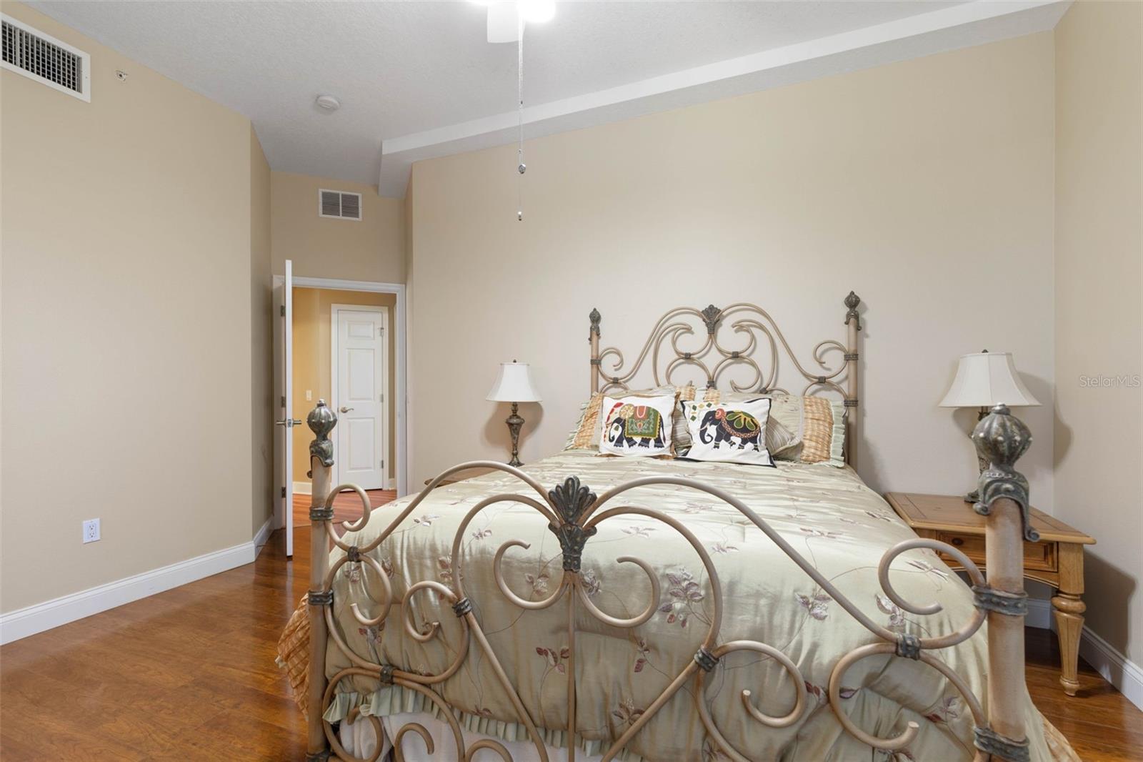 Image 25 of 78 For 200 Riverfront Drive D201