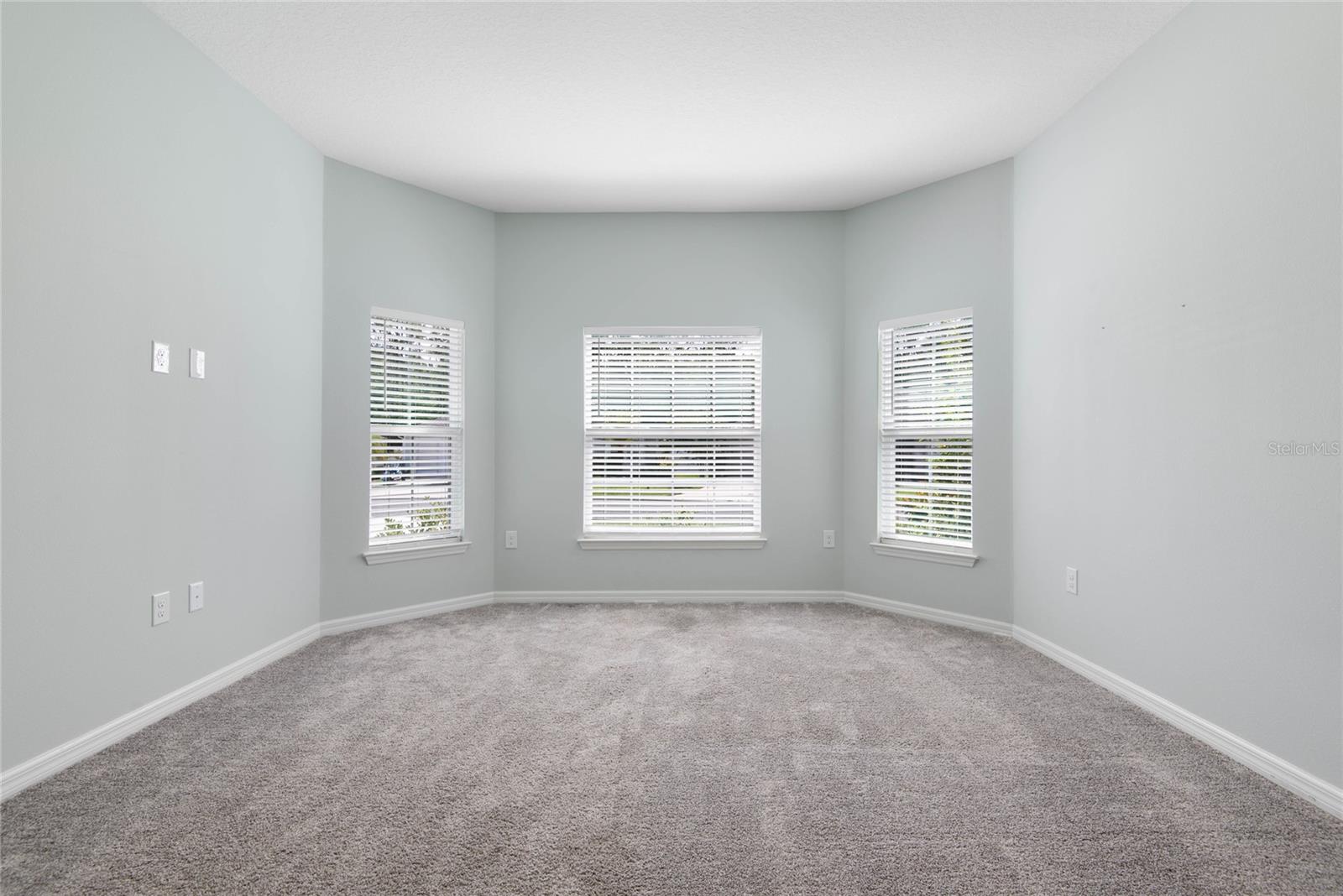 Image 11 of 64 For 51 Oakleaf Way