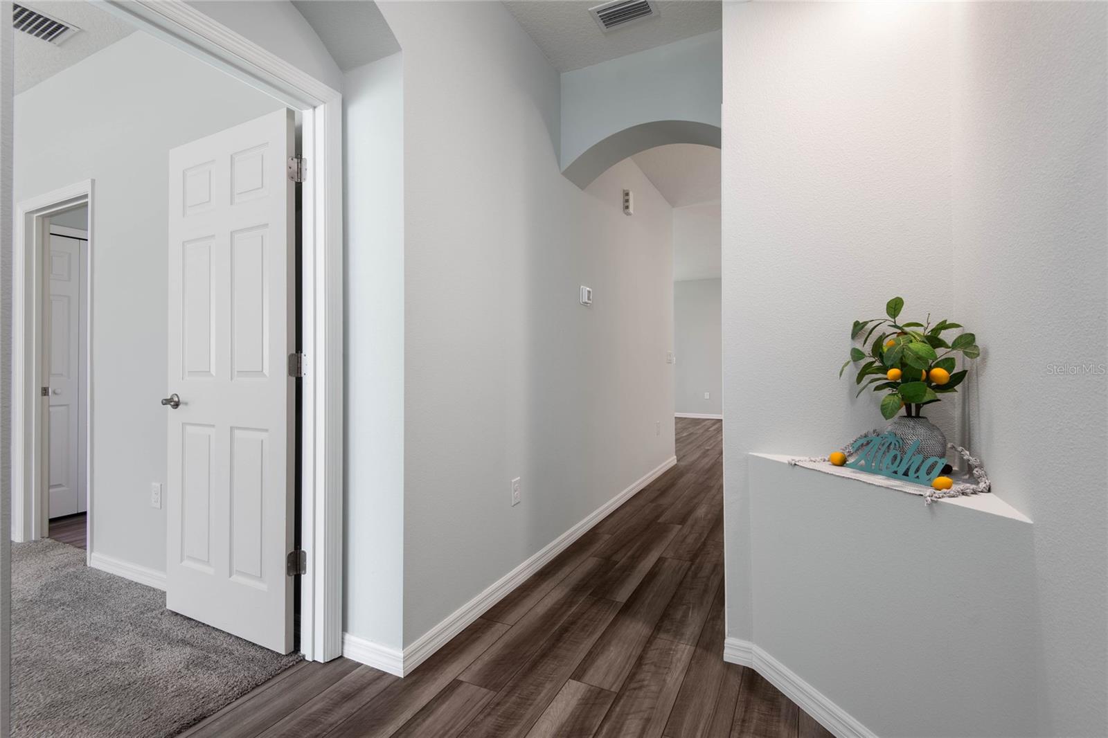 Image 13 of 64 For 51 Oakleaf Way