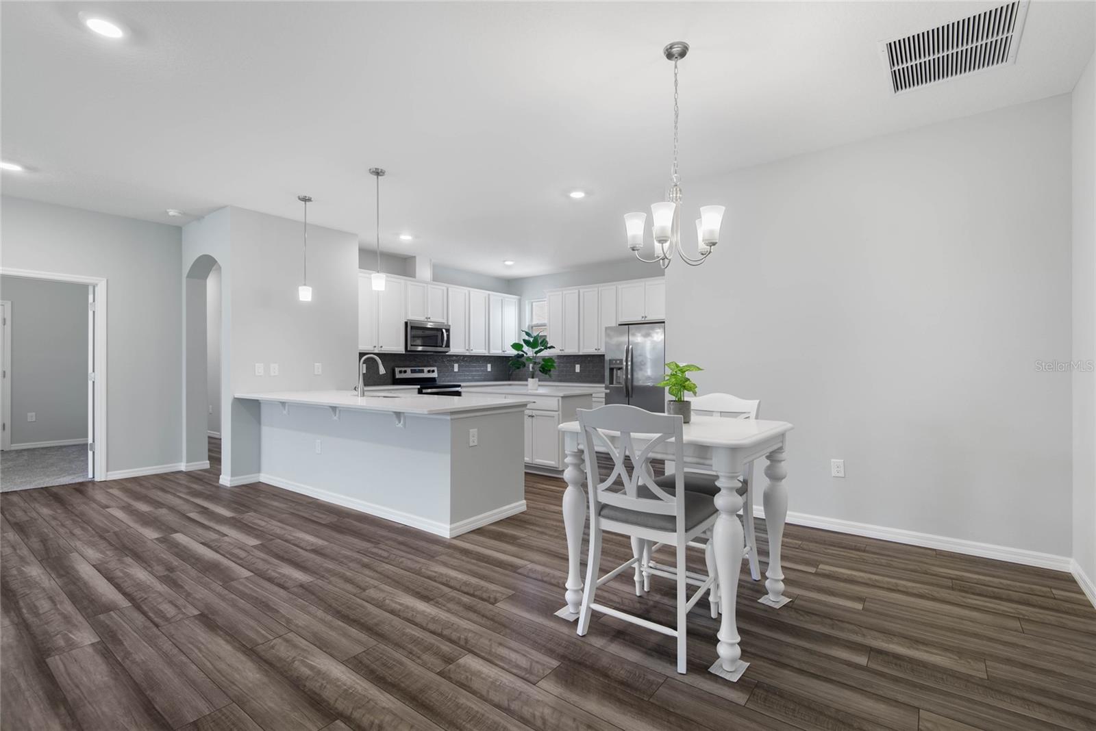 Image 14 of 64 For 51 Oakleaf Way