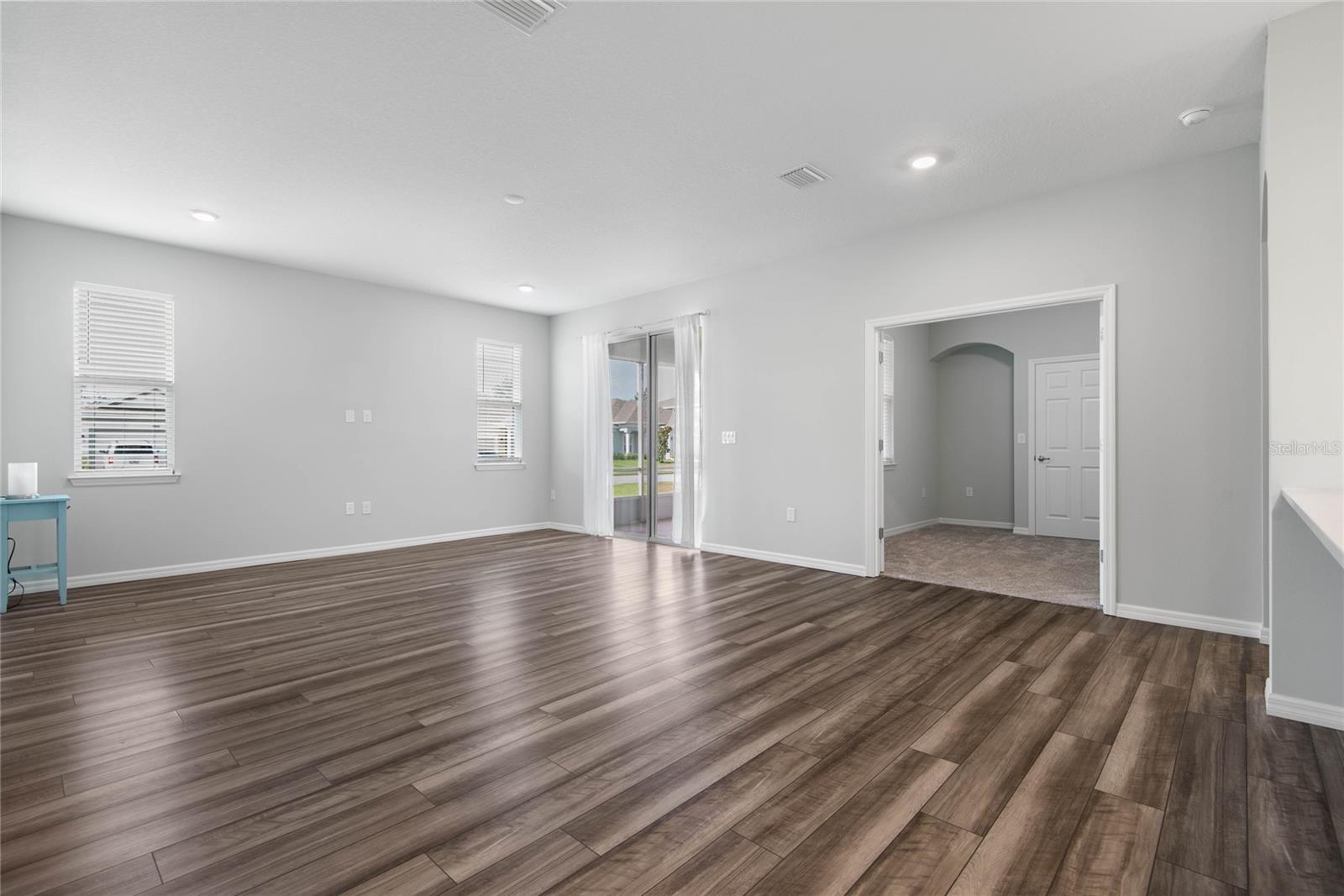 Image 15 of 64 For 51 Oakleaf Way