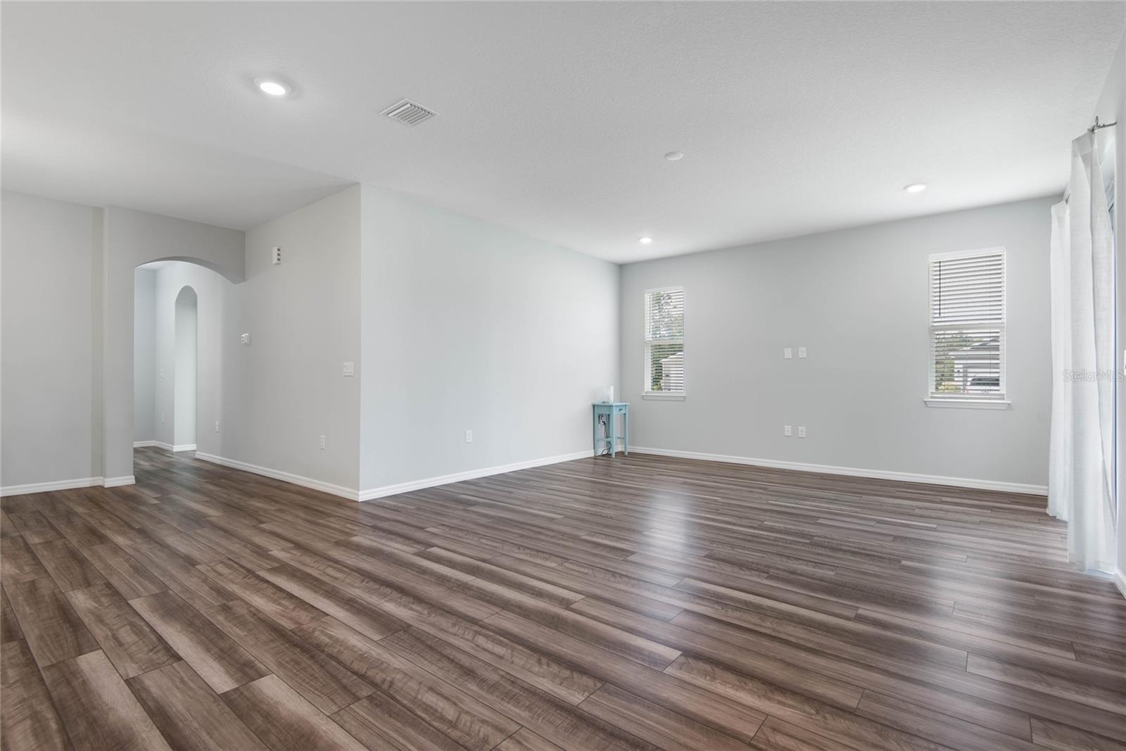 Image 18 of 64 For 51 Oakleaf Way