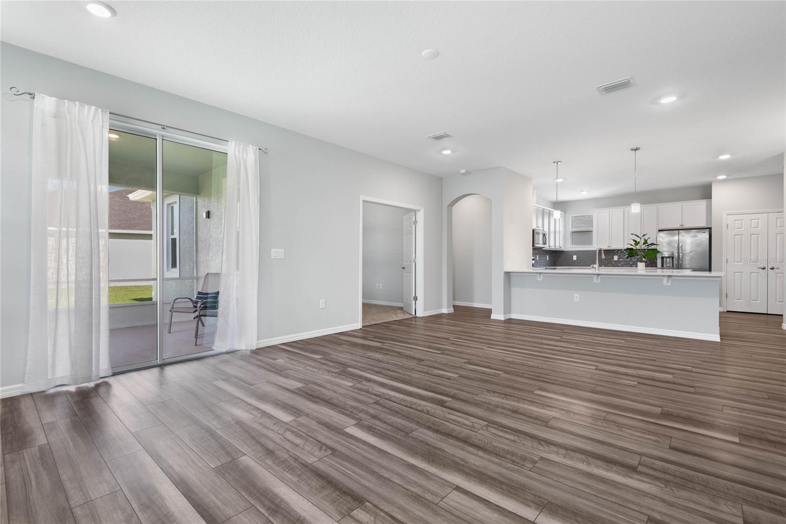 Image 19 of 64 For 51 Oakleaf Way