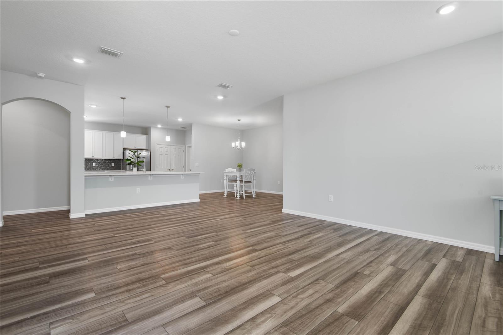 Image 20 of 64 For 51 Oakleaf Way