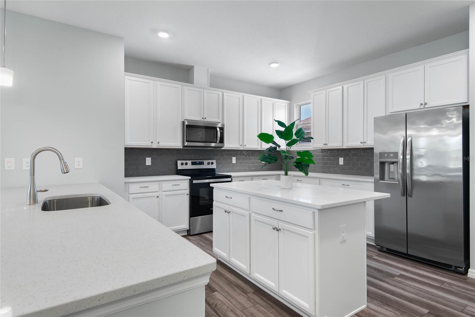 Image 22 of 64 For 51 Oakleaf Way