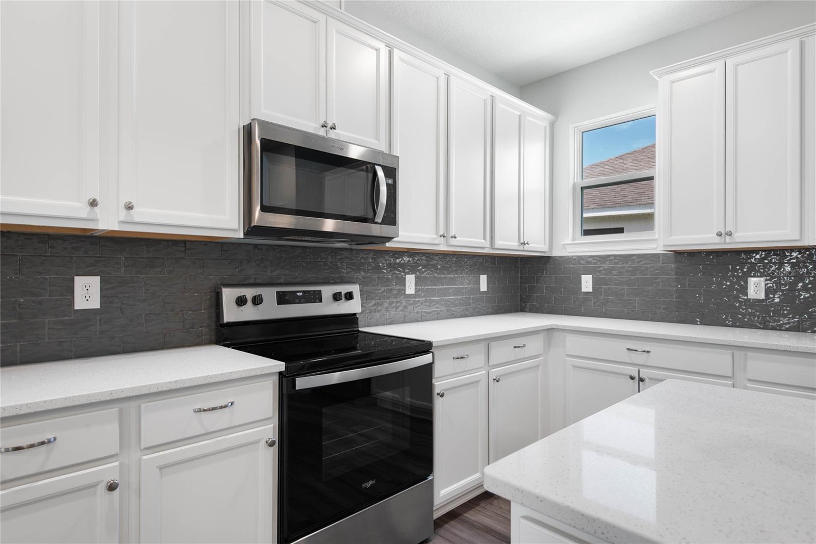 Image 23 of 64 For 51 Oakleaf Way