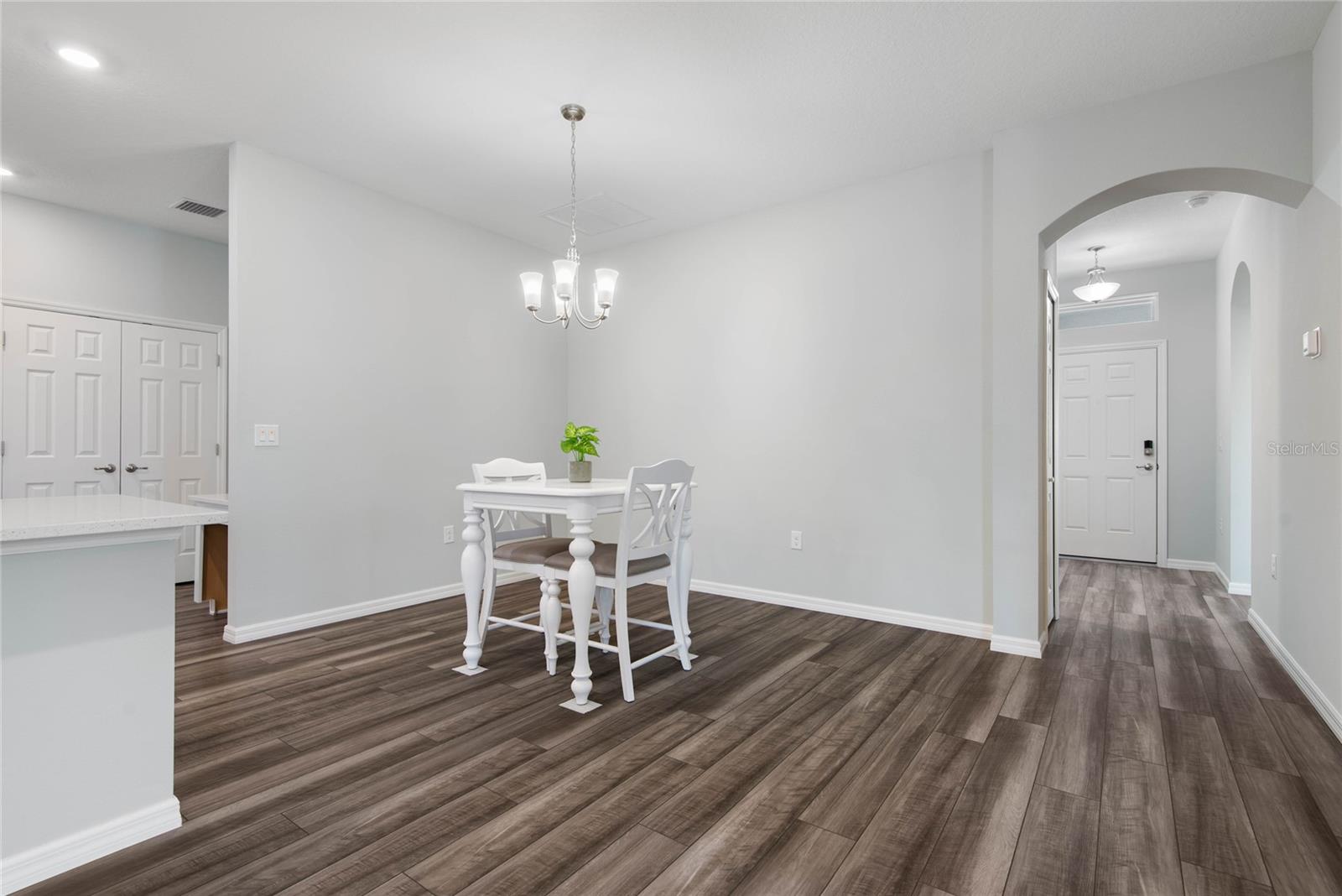 Image 26 of 64 For 51 Oakleaf Way