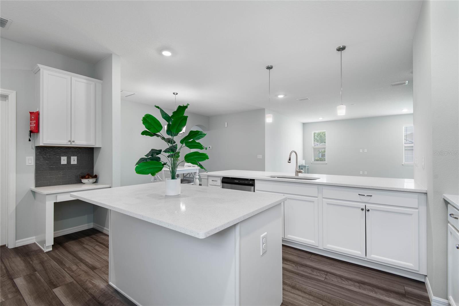 Image 27 of 64 For 51 Oakleaf Way