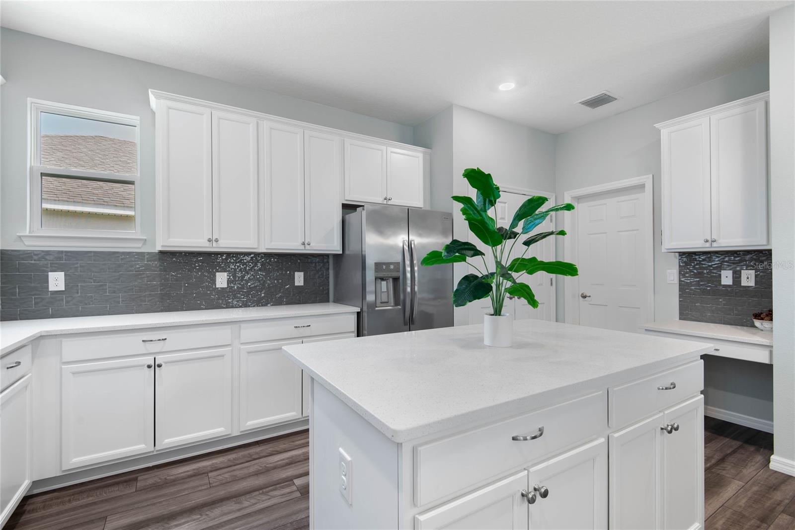 Image 28 of 64 For 51 Oakleaf Way