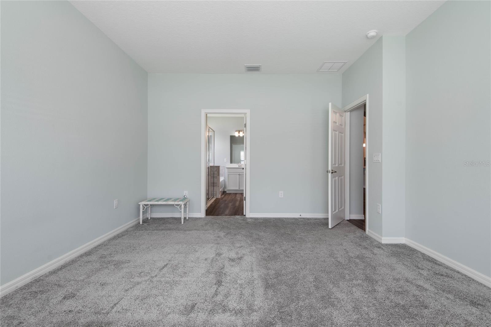 Image 31 of 64 For 51 Oakleaf Way