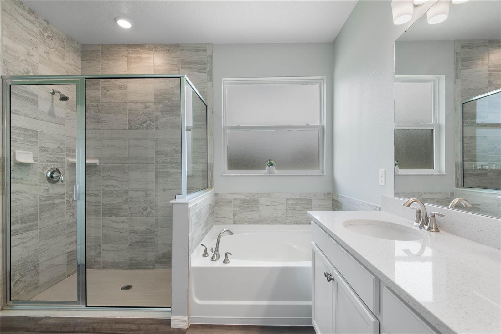 Image 35 of 64 For 51 Oakleaf Way