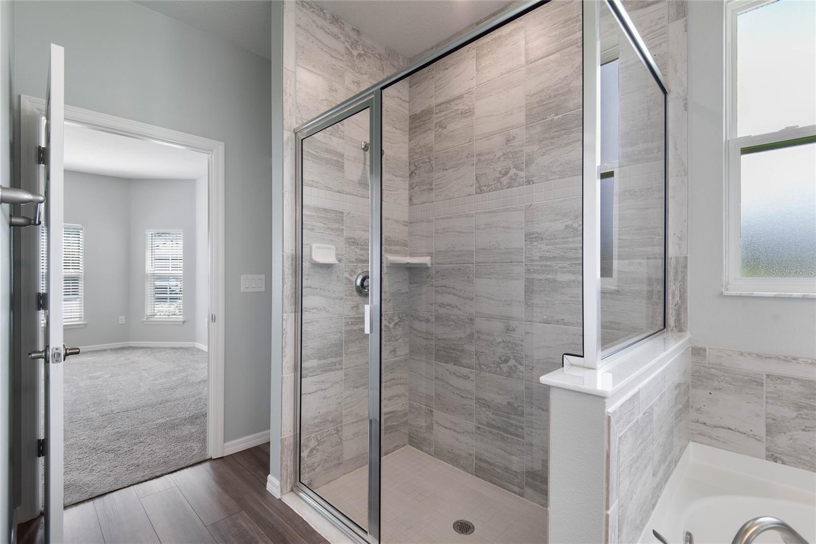 Image 36 of 64 For 51 Oakleaf Way