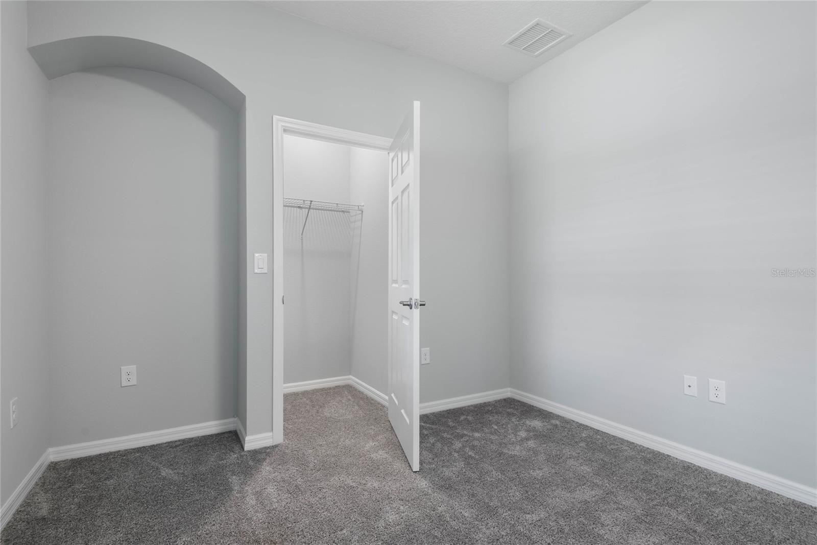 Image 40 of 64 For 51 Oakleaf Way