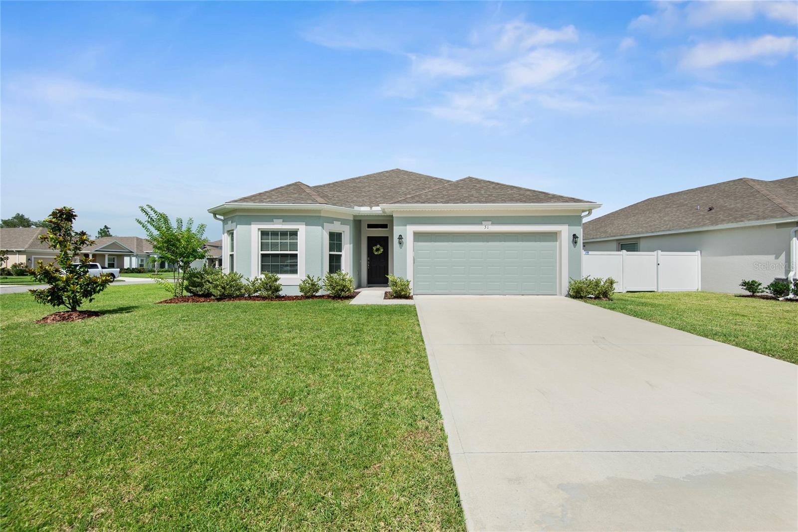 Image 7 of 64 For 51 Oakleaf Way