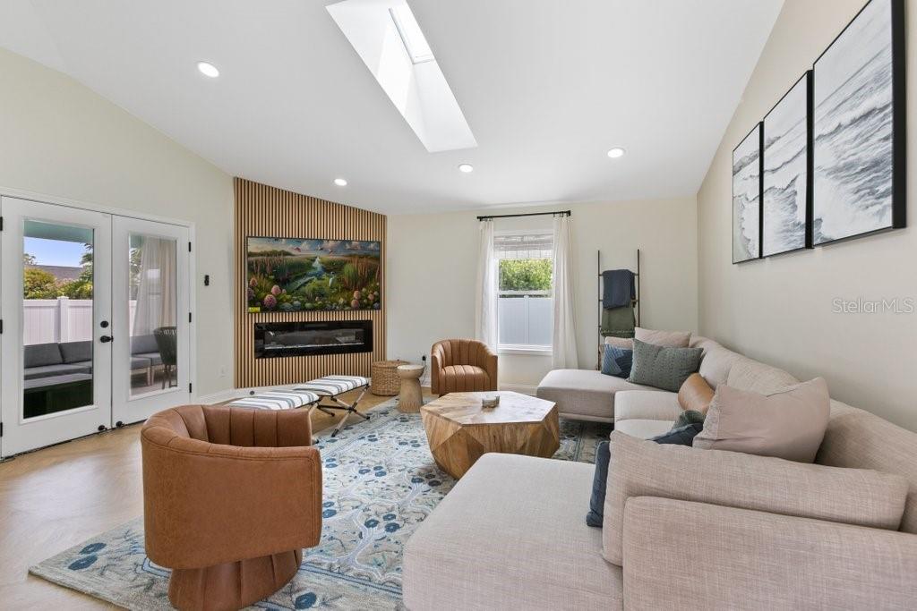 Image 11 of 68 For 77 Aloha Circle