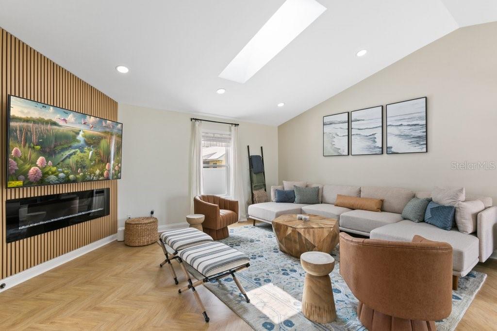 Image 12 of 68 For 77 Aloha Circle